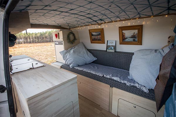 Montage kit amenagement Simple Vans
